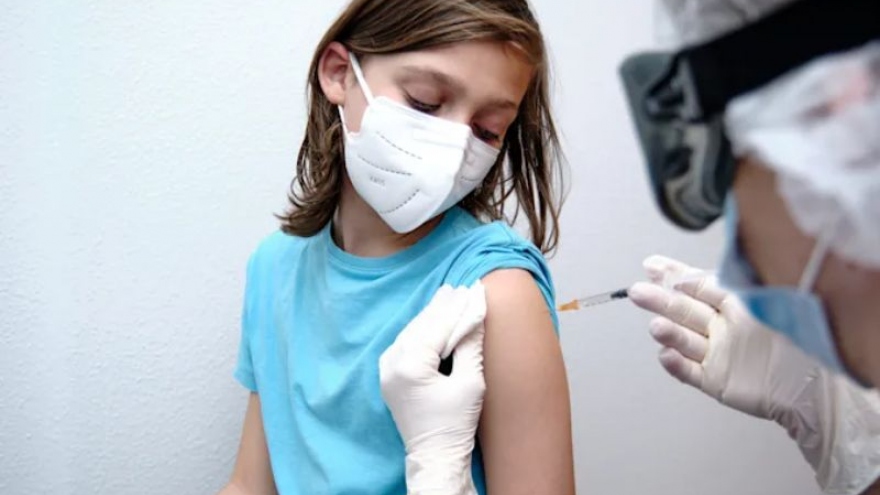 Facebook tích cực chống thông tin sai lệch về vaccine cho trẻ
