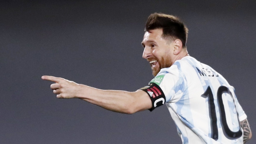 Messi tỏa sáng, Argentina thắng đậm Uruguay