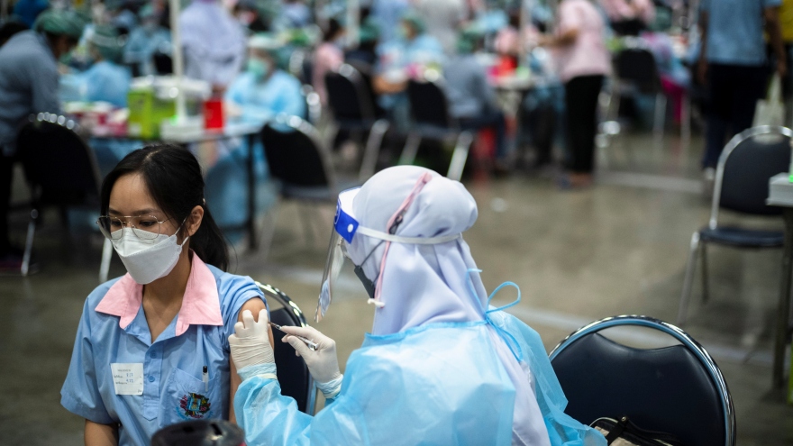 88% học sinh trung học phổ thông tại Bangkok đã được tiêm vaccine ngừa Covid-19
