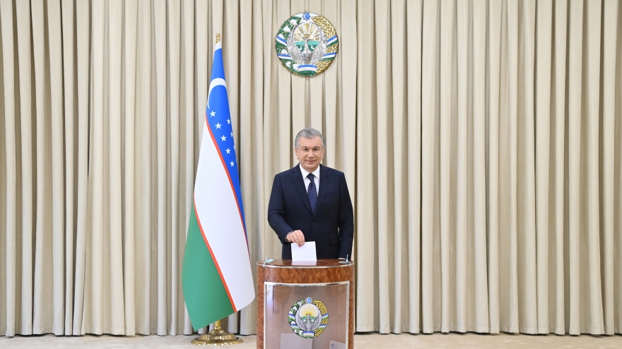 Tổng thống đương nhiệm Uzbekistan Shavkat Mirziyoyev đã giành chiến thắng thuyết phục
