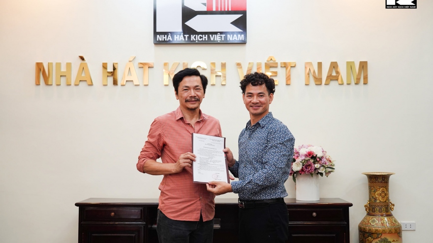 NSND Trung Anh chia tay Nhà hát Kịch Việt Nam sau hơn 40 năm gắn bó