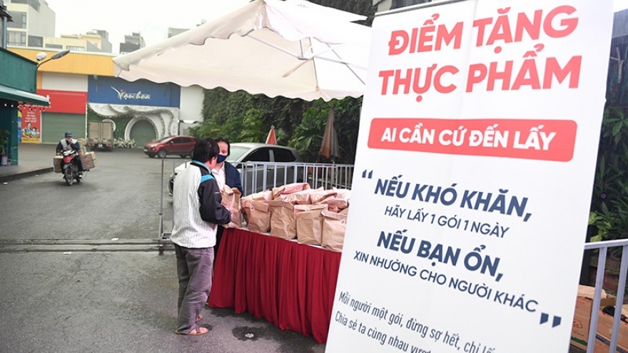 Hà Nội hỗ trợ trên 1.800 tỷ đồng cho các đối tượng bị ảnh hưởng Covid-19