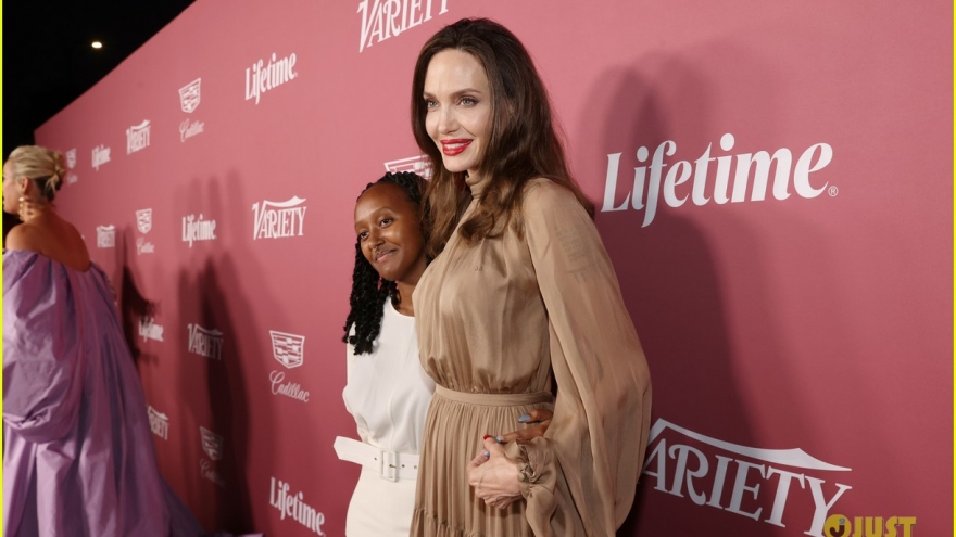 Angelina Jolie tái xuất xinh đẹp bên con gái giữa nghi vấn hẹn hò The Weeknd