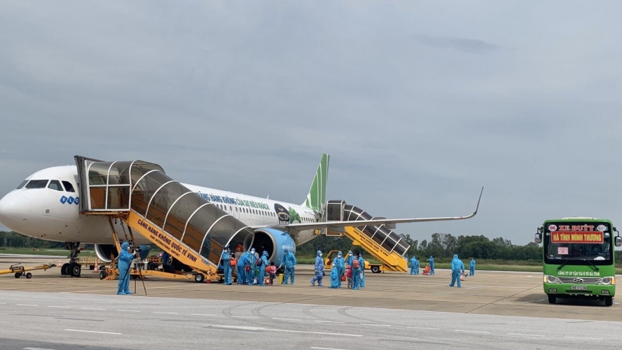 Bamboo Airways đưa gần 1.500 công dân Hà Tĩnh về quê