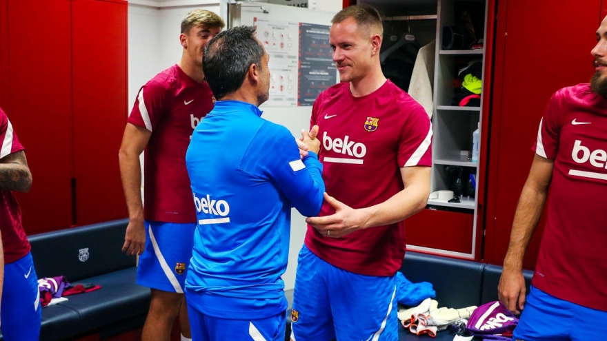 Cầu thủ Barca chào đón HLV tạm quyền