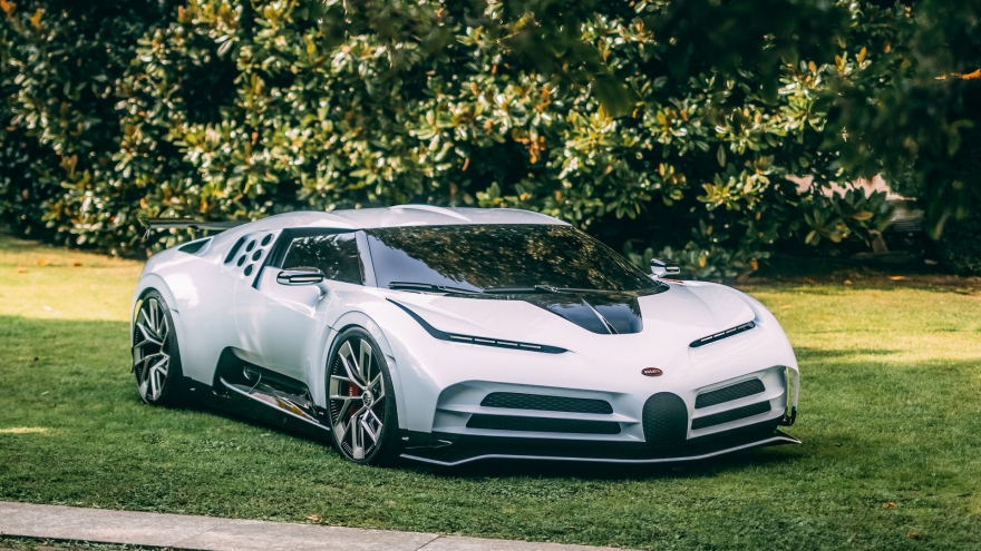 Cận cảnh bộ đôi siêu xe "cổ - kim" của Bugatti