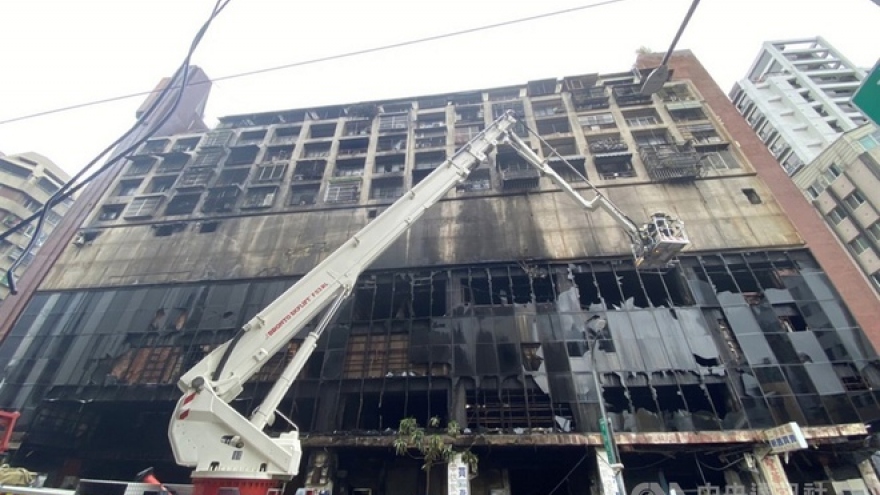 Cháy chung cư 13 tầng ở Đài Loan: Ít nhất 40 người chết, 60 người bị thương
