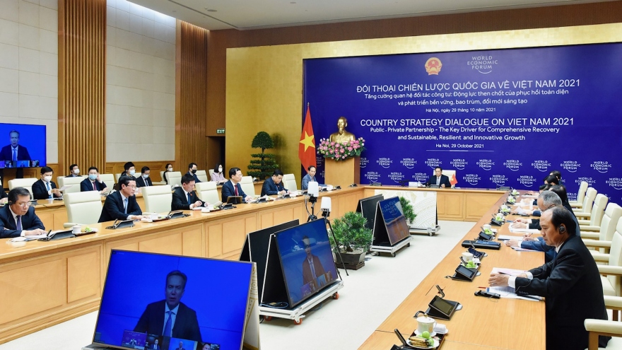 Giáo sư Klaus Schwab: “Việt Nam vững bước trên con đường trở thành đầu tàu kinh tế của khu vực"