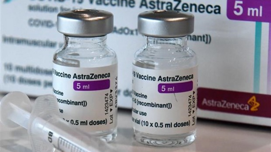 Nga: Kết hợp vaccine Covid-19 AstraZeneca với SputnikLight cho hiệu quả cao hơn