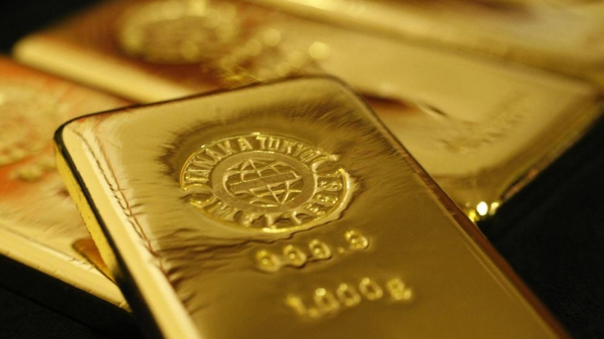 Giá bán vàng SJC cao hơn vàng thế giới gần 9,4 triệu đồng/lượng
