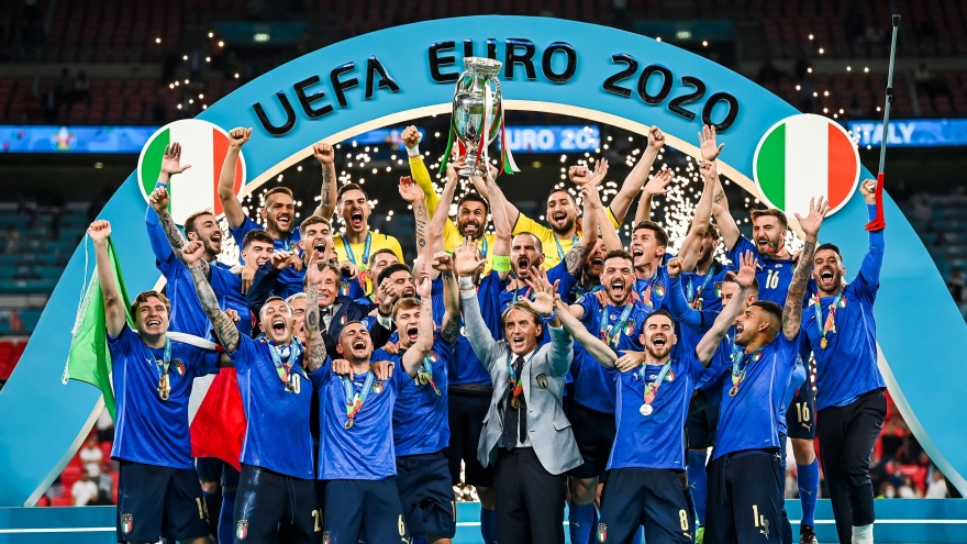 VCK UEFA Nations League 2020/2021: Italia giành thêm danh hiệu?