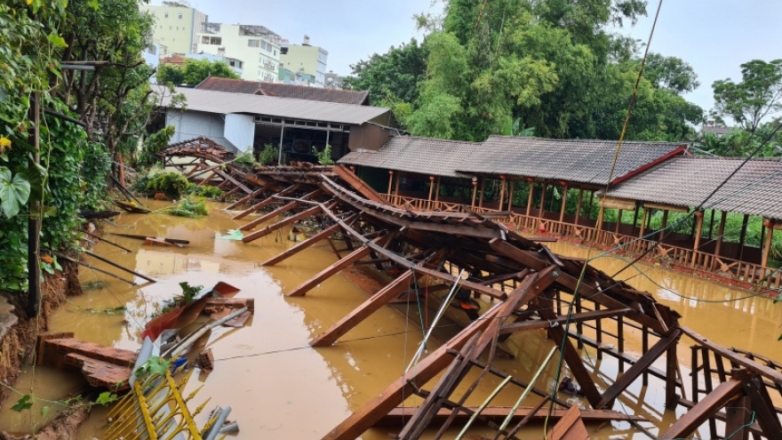 TP Pleiku ngập lụt cục bộ, nhiều tài sản của dân bị hư hại