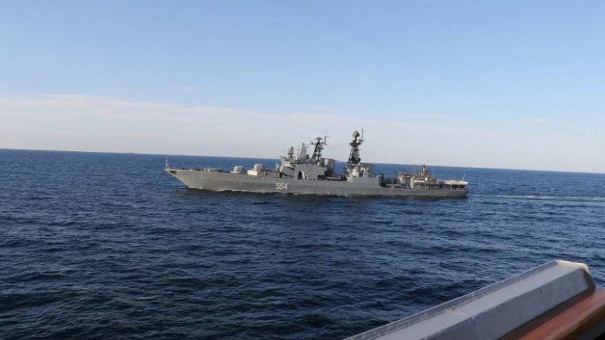 Mỹ bác bỏ việc bị tàu chiến Nga “đuổi” khỏi lãnh hải