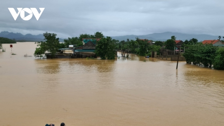 Ứng phó mưa lũ từ Quảng Bình đến Bình Định