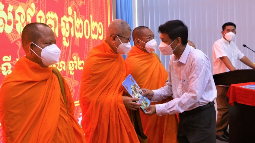 Sóc Trăng gặp mặt và chúc mừng Lễ Sene Đôlta của đồng bào Khmer