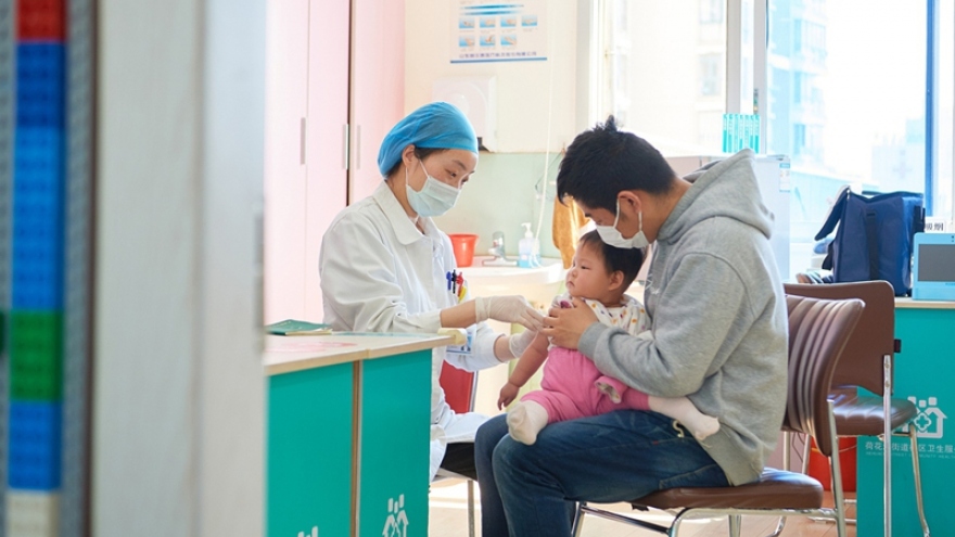 Cơ quan y tế Trung Quốc cảnh báo nguy cơ “cúm chồng Covid-19”
