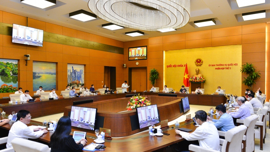 Khai mạc phiên họp thứ 4 của Ủy ban Thường vụ Quốc hội
