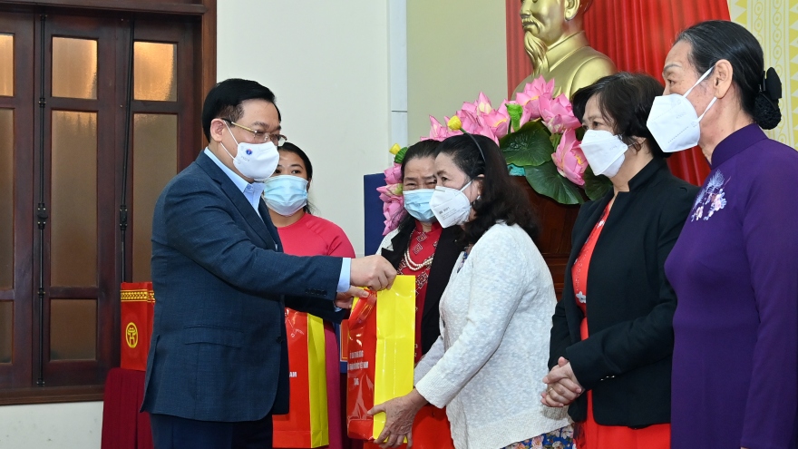 Chủ tịch Quốc hội dự Ngày hội đại đoàn kết tại phường Quán Thánh, Hà Nội