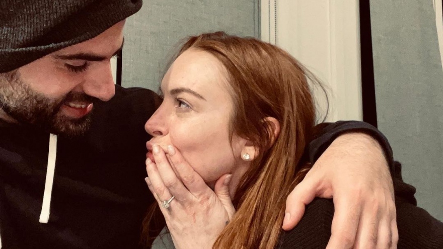 Lindsay Lohan đính hôn lần thứ hai ở tuổi 35