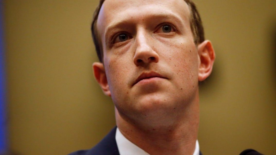 Cựu nhân viên kêu gọi Mark Zuckerberg từ chức