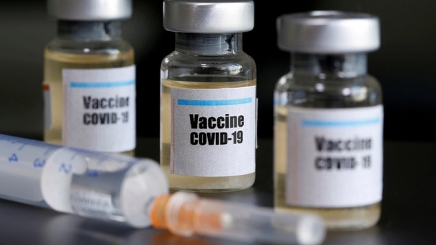 Anh mở rộng đối tượng tiêm vaccine COVID-19 cho người từ 40 - 49 tuổi