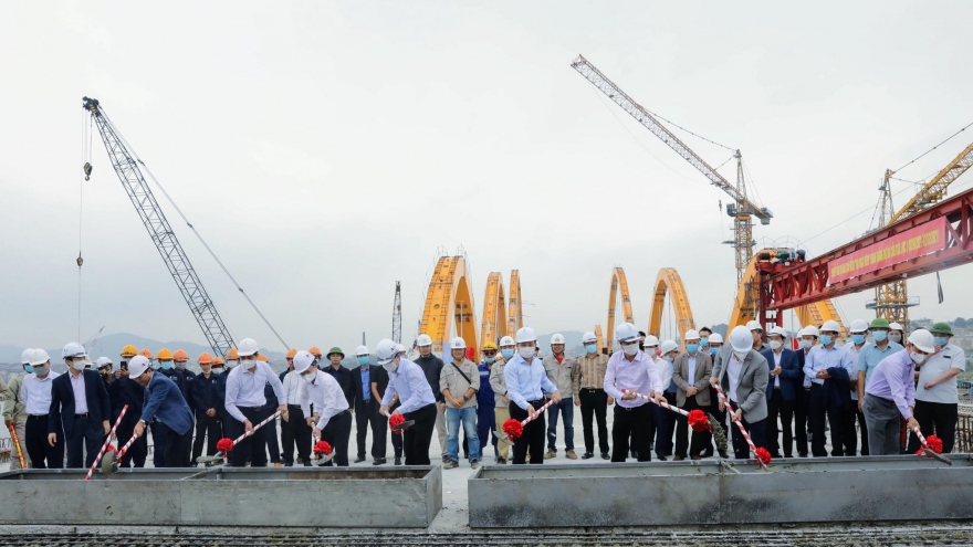 Quảng Ninh: Chính thức hợp long cầu Cửa Lục 1