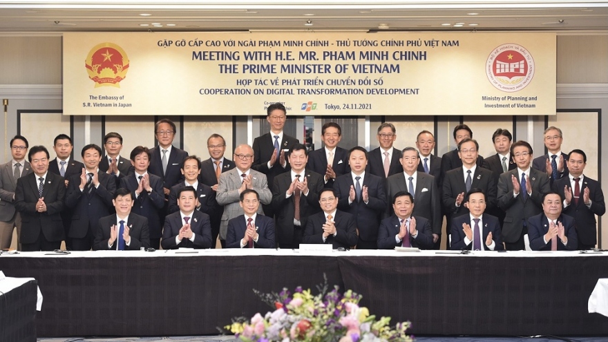 Thủ tướng: Việt Nam ưu tiên tài chính, ngân hàng đi đầu trong chuyển đổi số