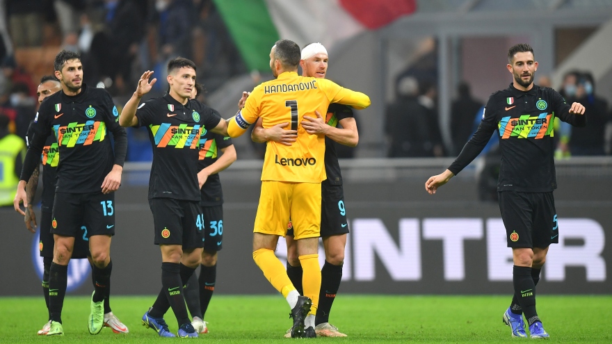 Đánh bại Napoli, Inter Milan "thổi lửa" vào cuộc đua vô địch Serie A