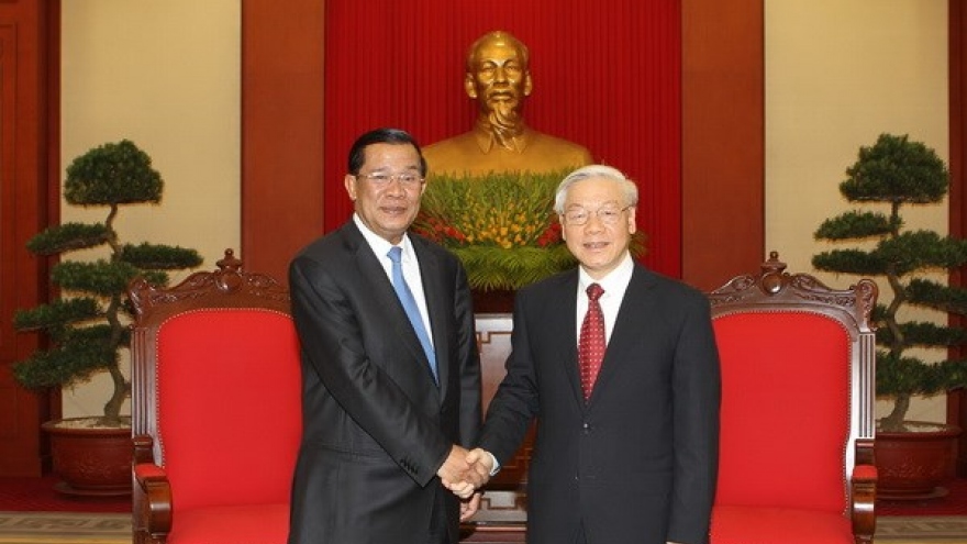 Lãnh đạo Đảng và Nhà nước Việt Nam chúc mừng kỷ niệm 68 năm Quốc khánh Campuchia