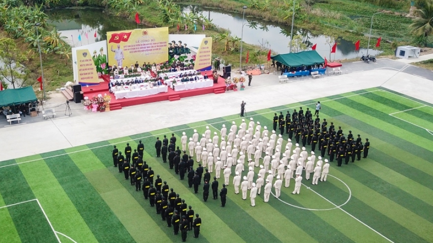 Quảng Ninh ra mắt Trung đoàn Cảnh sát Cơ động dự bị chiến đấu