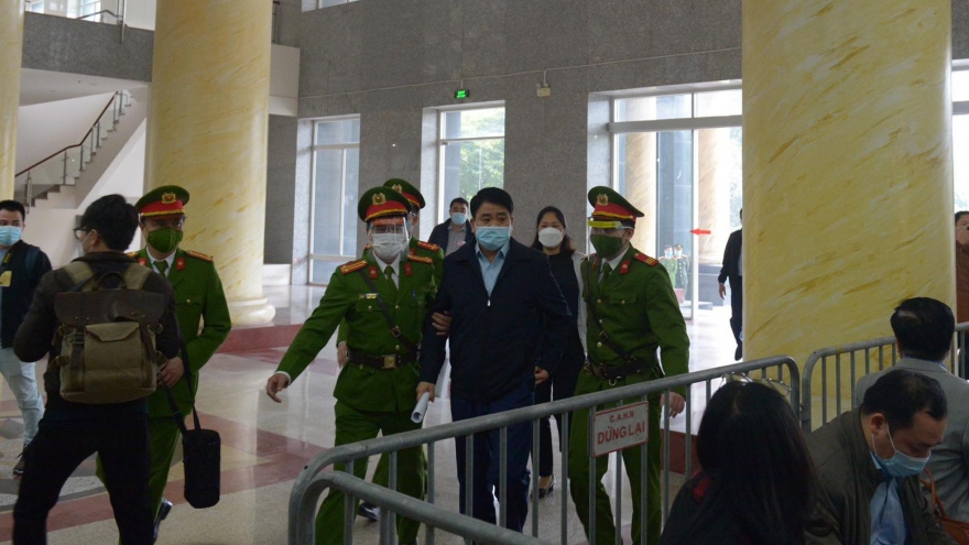 Bị cáo Nguyễn Đức Chung đề nghị tòa triệu tập nhiều người liên quan vụ chế phẩm Redoxy-3C