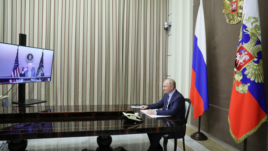 Tổng thống Biden "thấy vui" khi gặp lại ông Putin, hy vọng có thể trao đổi trực tiếp