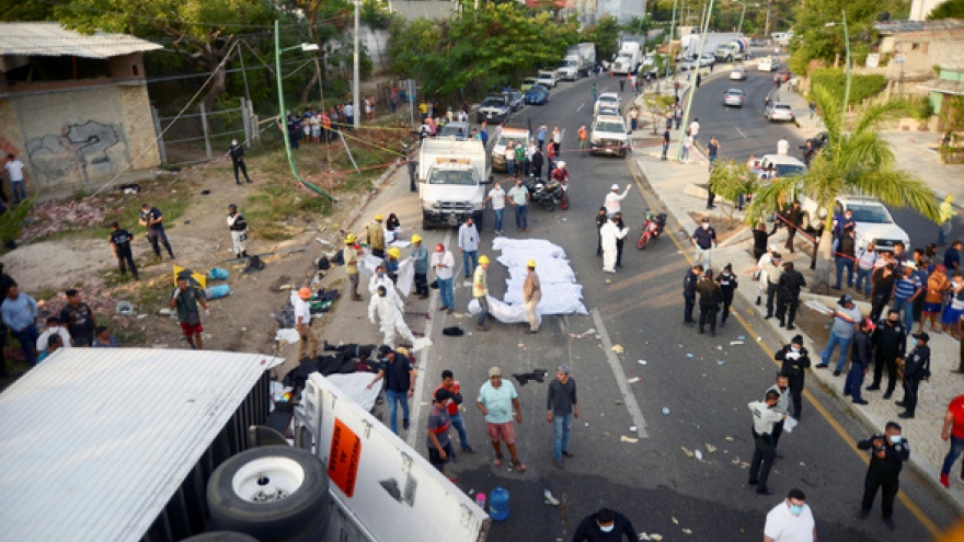 Lật xe tải chở người di cư tại Mexico, ít nhất 49 người thiệt mạng