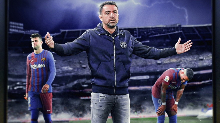 Biếm hoạ 24h: Sóng gió bủa vây triều đại của Xavi ở Barca