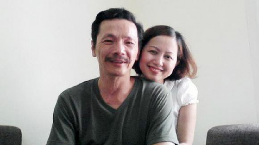 Chuyện showbiz: Nghệ sĩ Trung Anh "Về nhà đi con" nịnh vợ nhân kỷ niệm 24 năm ngày cưới