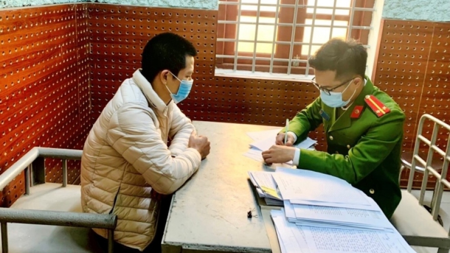 Khởi tố 2 tài xế làm giả giấy xét nghiệm COVID-19 tại Bắc Giang