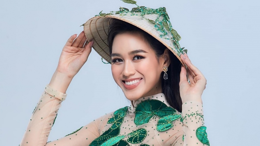 Hoa hậu Đỗ Thị Hà diện áo dài "rau má Thanh Hóa" thi phỏng vấn tại Miss World 2021