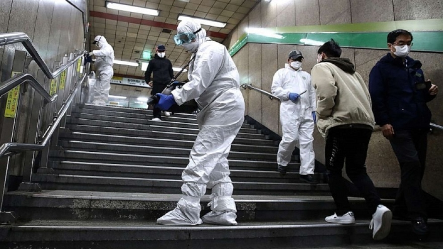 Hàn Quốc lần đầu ghi nhận kỷ lục hơn 7.000 ca nhiễm mới một ngày