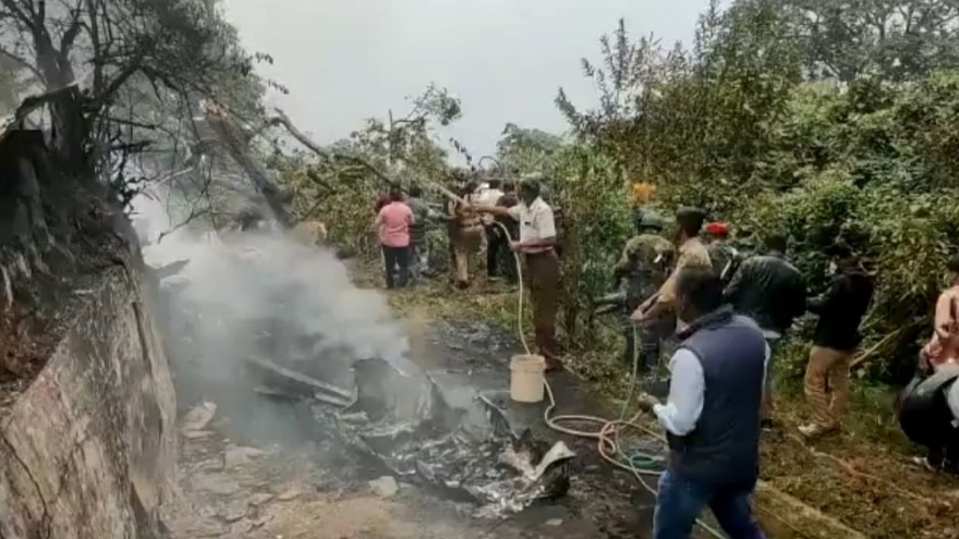 Trực thăng chở Tổng Tham mưu trưởng Quân đội Ấn Độ bị rơi, 4 người thiệt mạng