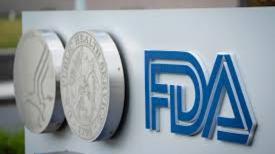 FDA dự kiến cấp phép cho hai loại thuốc viên điều trị Covid-19 trong tuần này
