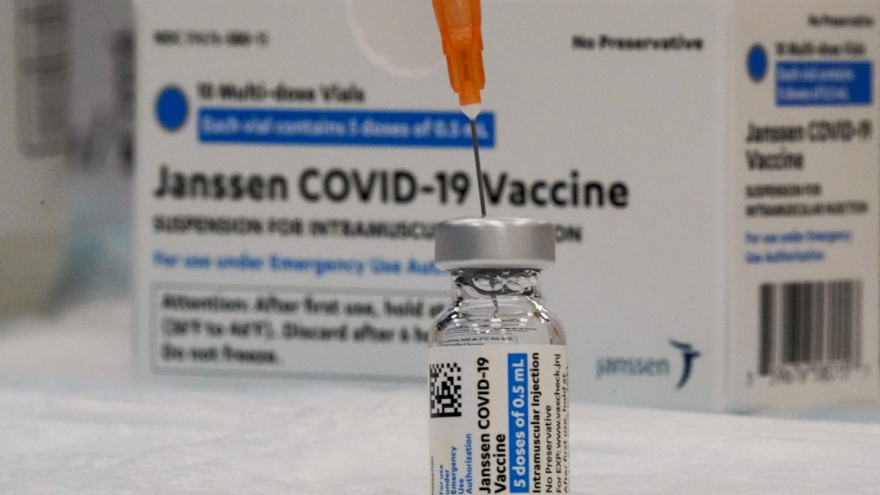 Mỹ khuyến nghị sử dụng vaccine Moderna, Pfizer thay vì Johnson & Johnson