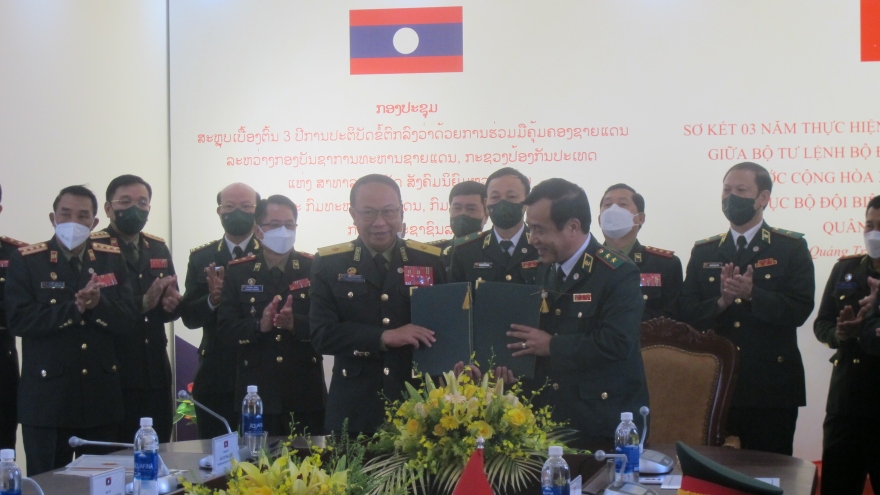 Việt Nam - Lào thực hiện thỏa thuận hợp tác biên phòng