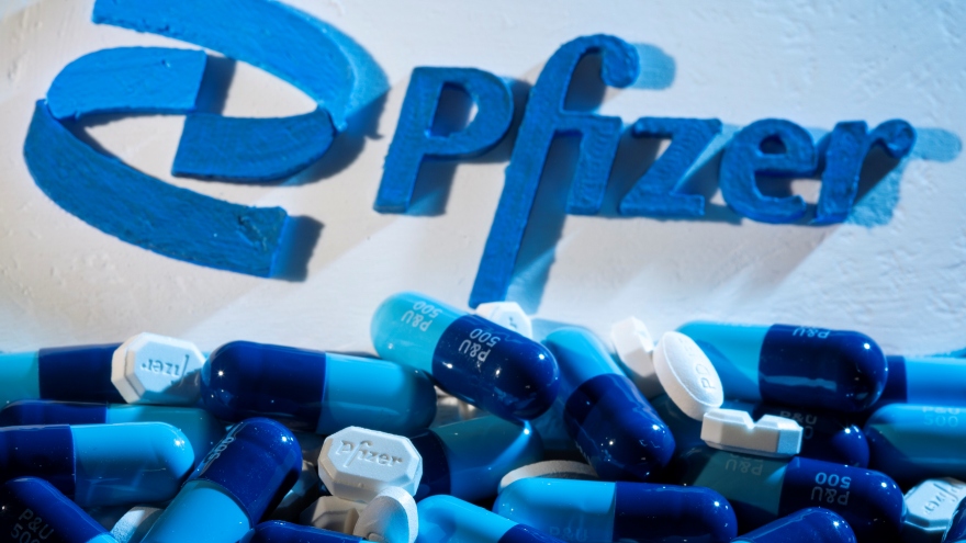 Mỹ phê duyệt thuốc viên điều trị Covid-19 đầu tiên của Pfizer