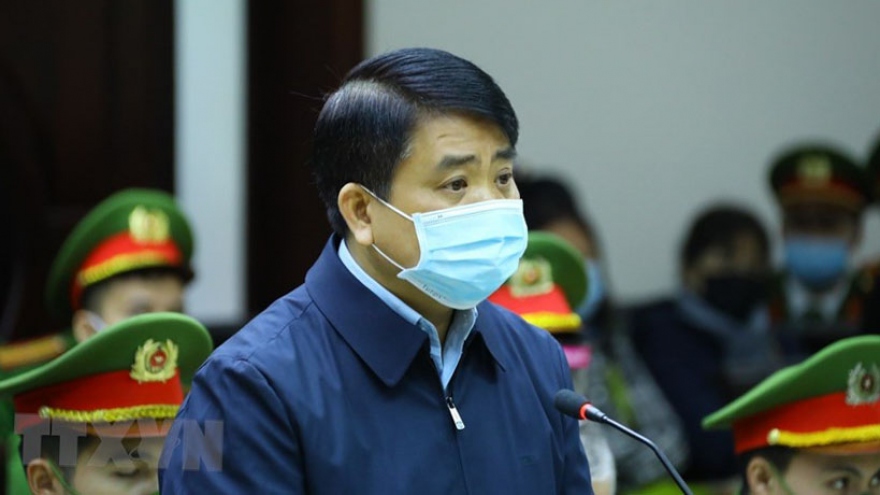 Luật sư đề nghị được mang vật chứng quan trọng của ông Nguyễn Đức Chung vào tòa