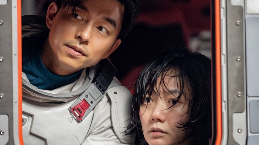 Bae Doona choáng ngợp và áp lực khi đóng "Biển tĩnh lặng" của Netflix