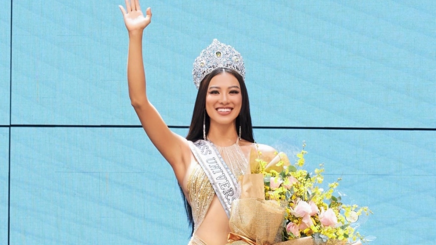Á hậu Kim Duyên xúc động khi về lại Việt Nam sau hành trình tại Miss Universe