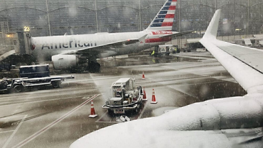 Mỹ hủy gần 5.000 chuyến bay do bão tuyết