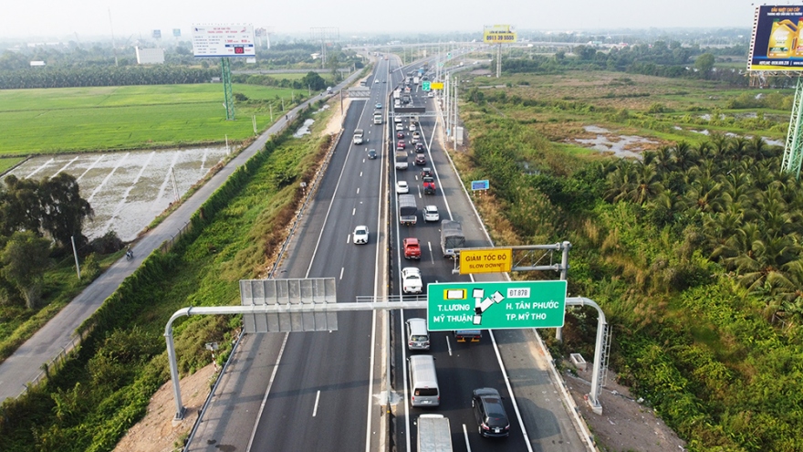 Vì sao cao tốc Trung Lương - Mỹ Thuận 4 làn xe, không có làn dừng khẩn cấp?