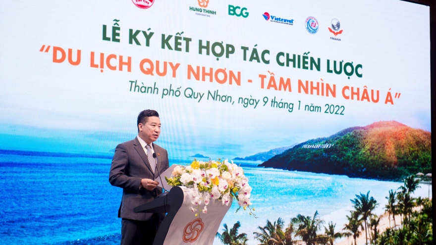 Hưng Thịnh Land tài trợ 100 tỷ đồng hỗ trợ đào tạo nguồn nhân lực du lịch cho Bình Định