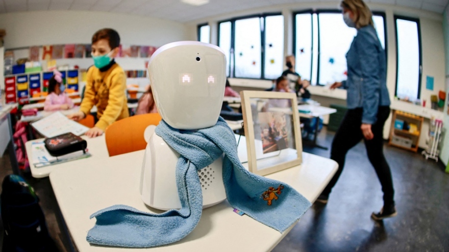 Avatar Robot - phiên bản thế thân trợ giúp trẻ em ốm yếu có cơ hội học tập